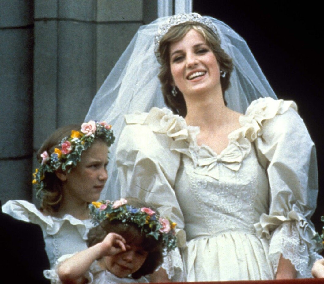 Prinsessan Diana med sin brudnäbb Sarah-Jane Gaselee, 11. Prinsessan Diana med sin brudnäbb Sarah-Jane Gaselee.