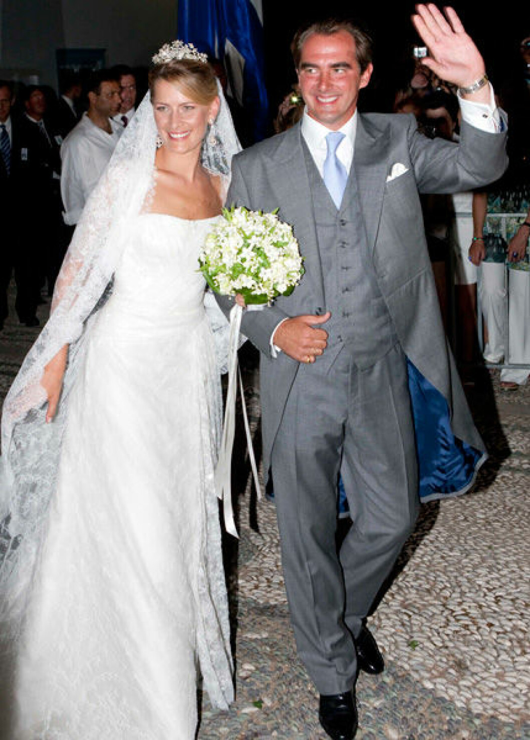 Så fick Nikolaos till slut sin prinsessa. Så fick Nikolaos till slut sin prinsessa.