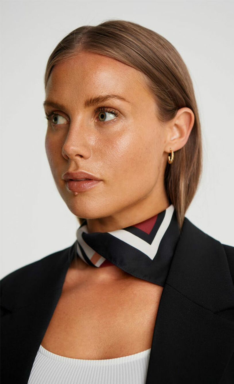 maja nilson lindelöf i en scarf