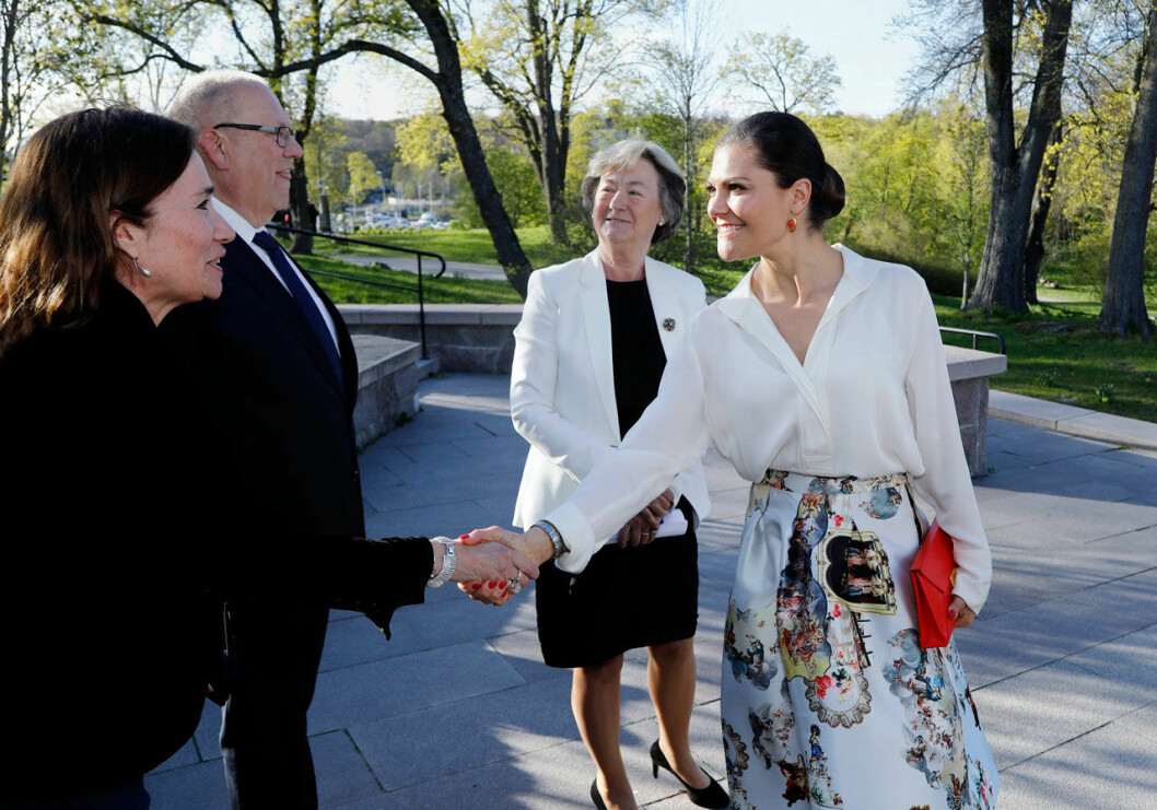 Göran Alm med kronprinsessan Victoria på Prins Eugens Waldemarsudde i maj 2017.