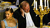 Stackars Victoria! Göran Persson pratar i mobiltelefon Nobel
