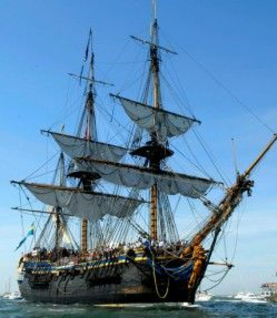Mäktiga ostindiefararen Götheborg är en av huvudattraktionerna i SAIL Amsterdam 2010. Mäktiga ostindiefararen Götheborg är en av huvudattraktionerna i SAIL Amsterdam 2010.