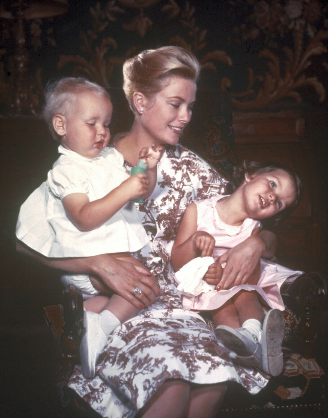 Grace med barnen Albert och Caroline. Grace Kelly