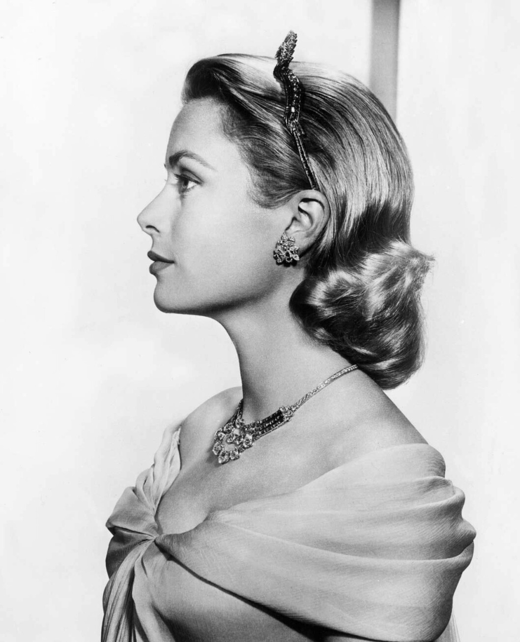 Grace Kelly i samma halsband, 1956. Grace Kelly 1956