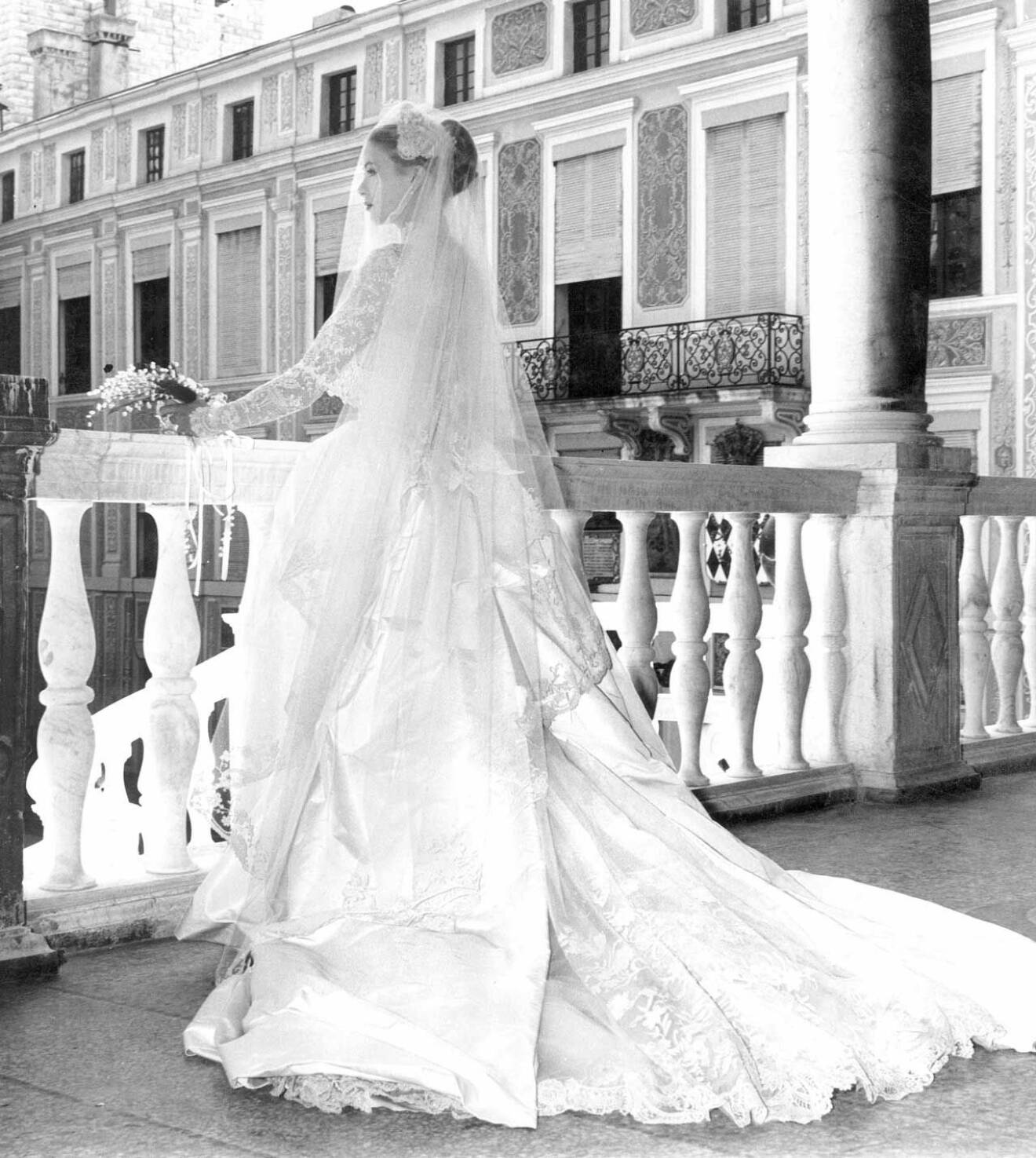 Grace Kelly var lika sagolik på sin bröllopsdag som den saga hennes liv skulle efterlikna. 