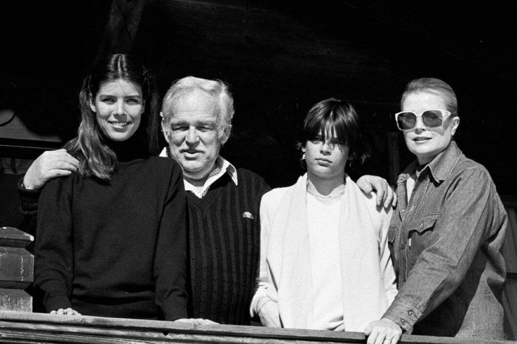 Grace och Rainier med döttrarna 1980. Grace Kelly