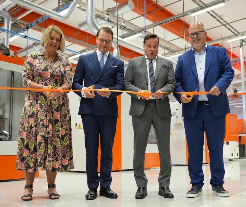 Den högtidliga invigningen. Prins Daniel med landshövding Marita Ljung, Synsams vd Håkan Lundstedt och näringsminister Karl-Petter Thorwaldsson. Prins Daniel med landshövding Marita Ljung, Synsams vd Håkan Lundstedt och näringslivsminister Karl-Petter Thorwaldsson.