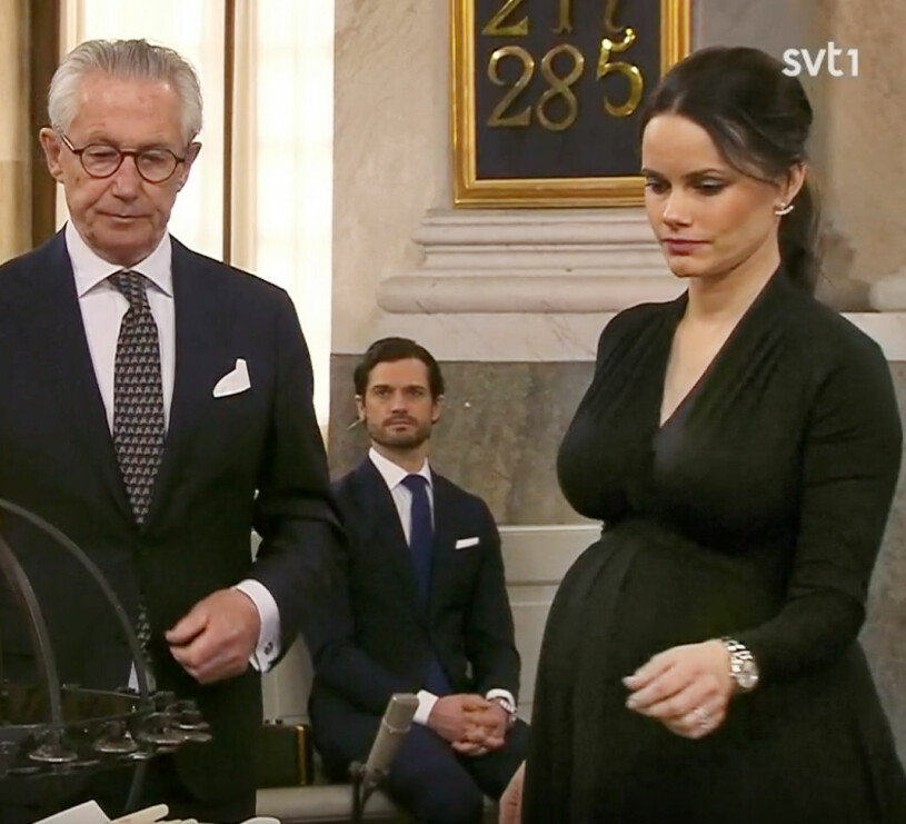 Prinsessan Sofia i väntans tider. En bild från Drottningholm igår. Prinsessan Sofia Gravid Tord Magnuson Minnesgudstjänst Drottningholm Pandemins offer