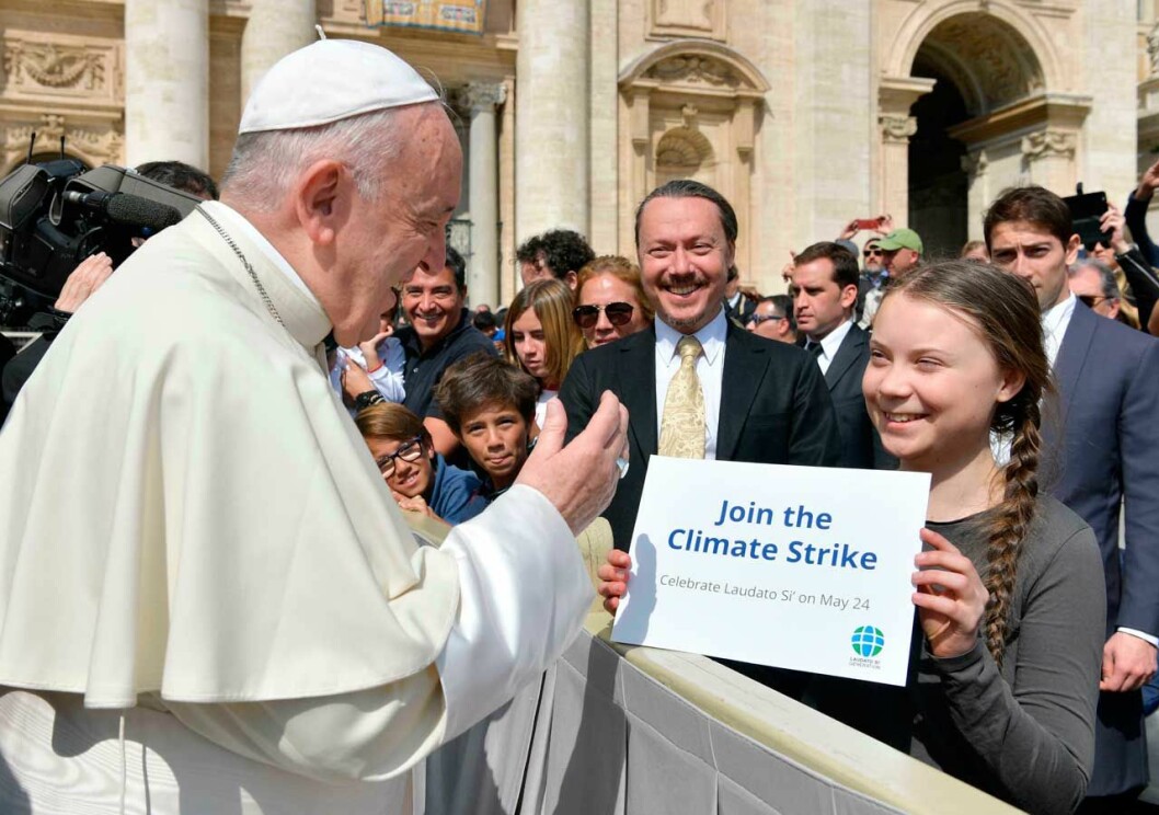 När Greta mötte påven. Så här såg det ut när Greta Thunberg mötte påven i Rom.