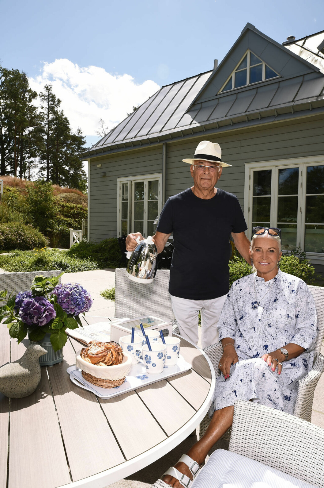 Grete är på en bra plats i livet med sin Kent. Grete är på en bra plats i livet med sin Kent.