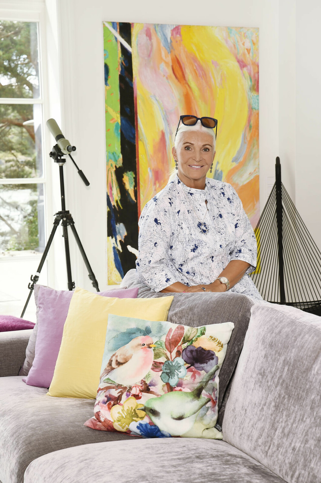 Det här är Gretes favoritplats i huset, här sitter hon och Kent ofta och läser och dricker te om det är kallt ute. Det här är Gretes favoritplats i huset, här sitter hon och Kent ofta och läser och dricker te om det är kallt ute.