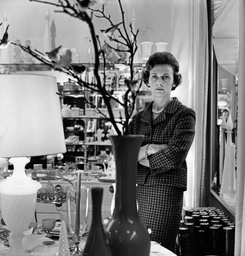 Grevinnan Marianne Bernadotte, avdelningschef på Presentsalongen, NK. 1962.