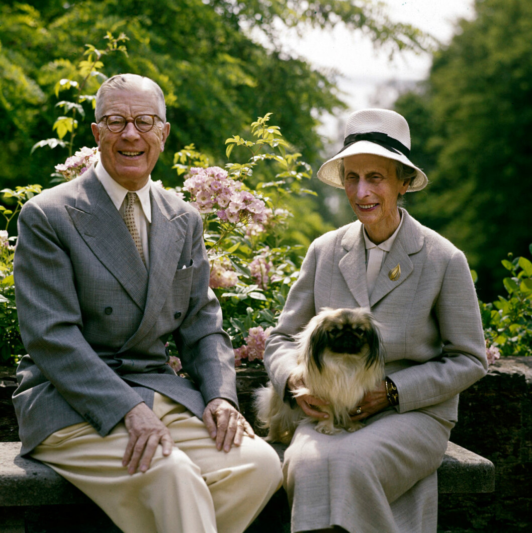 Gamle kungen med sin drottning, brittiskfödda Louise. Gamle kungen Gustaf VI Adolf och drottning Louise.