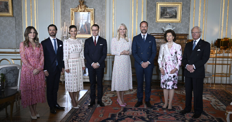 Haakon och Mette-Marit på besök på Slottet