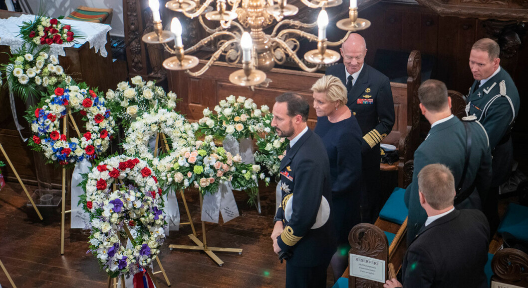 Kronprins Haakon på begravning.