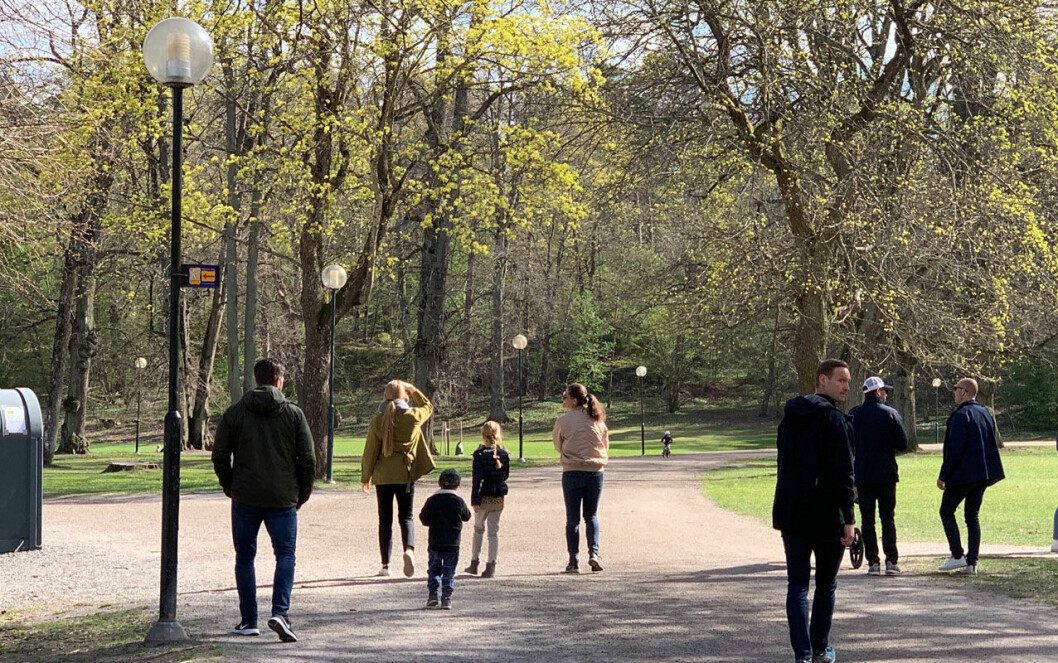 Här går kronprinsessfamiljen ut med Rio.