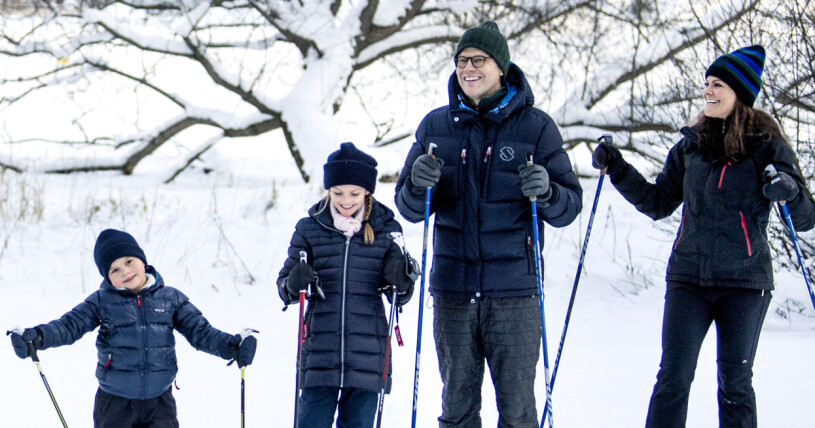 Kronprinsessfamiljen på skidtur i Drottningholms slottspark. Kommer det att vara deras hem i framtiden?