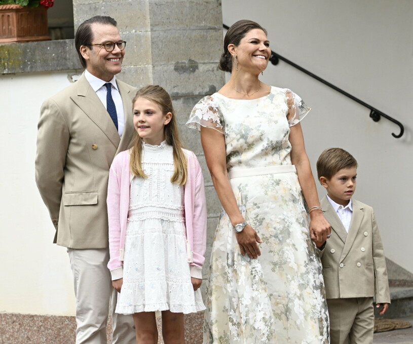 Kronprinsessan Victoria, prins Daniel, prinsessan Estelle och prins Oscar