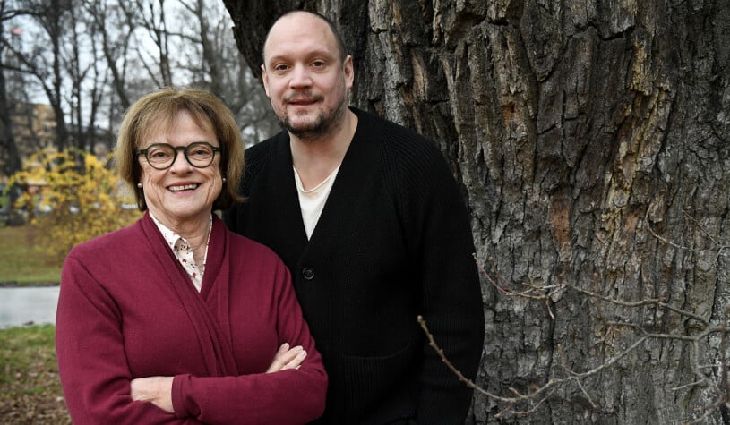 Cecilia Hagen van På spåret 1995, och 2019 ställde hon upp med sonen Jonathan Unge.