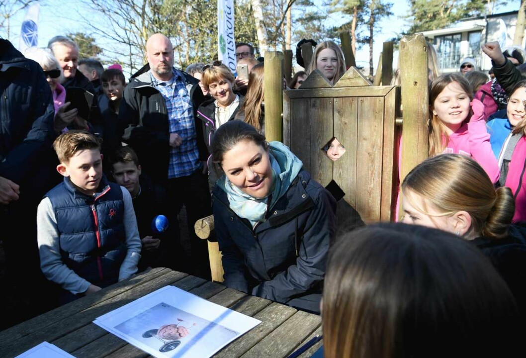 Elever från Eketånga Montessoriskola berättar för Victoria om hur de arbetar för att främja hälsa och inlärning. Elever från Eketånga Montessoriskola berättar för Victoria om hur de arbetar för att främja hälsa och inlärning.