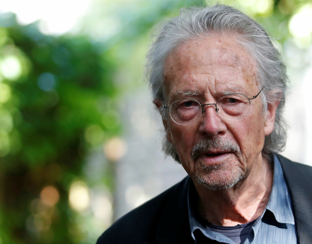 Det stormar kring årets nobelpristagare i litteratur. I GP uppmanar Jasenko Selimović också till en mycket speciell protest: ”Ställ ut 8 372 kistor utanför Konserthuset den 10 december.” Peter Handke.