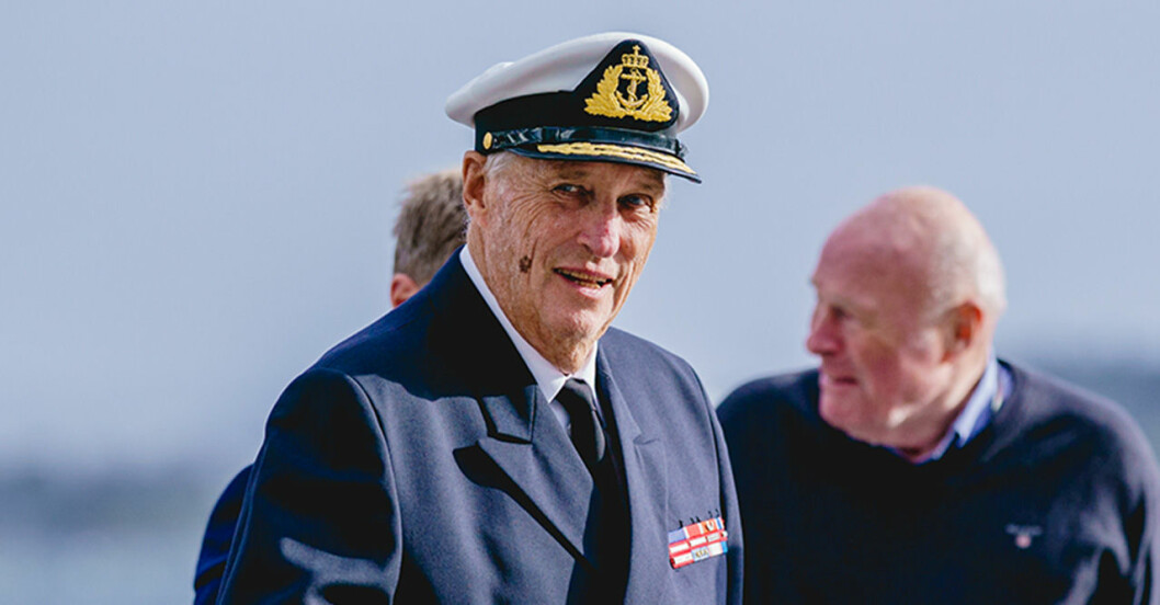 Harald besökte kungaskeppet Norge för sista gången den här säsongen under torsdagen. Det fanns inga tecken på att han inte skulle vara vid sin fulla hälsa.