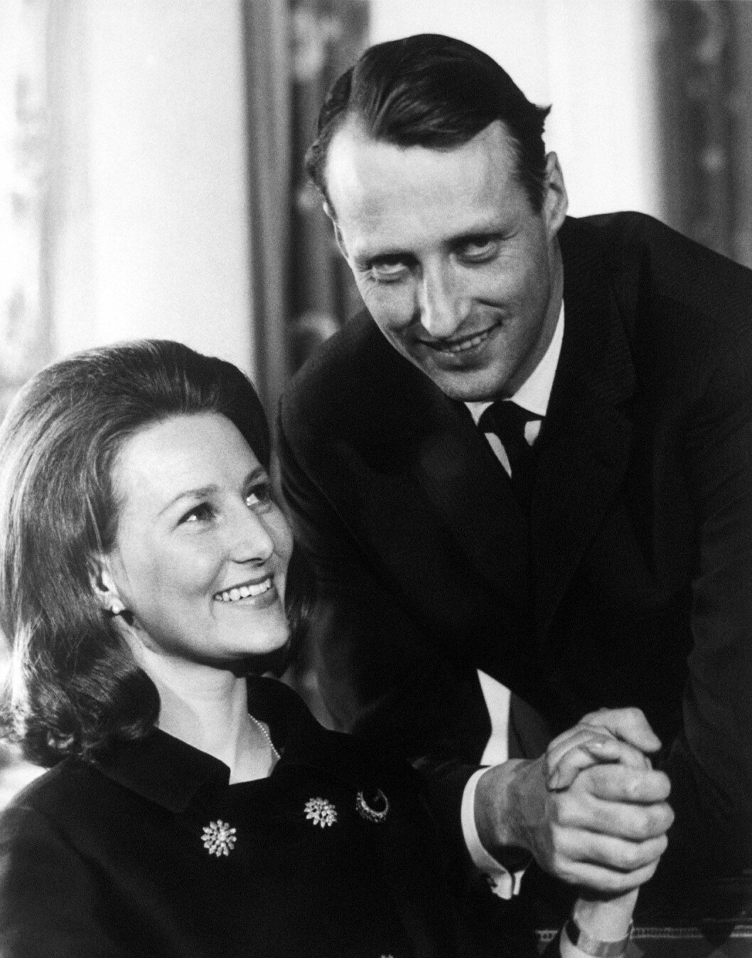 Kung Harald och Sonja, när de hade offentliggjort sin förlovning. Kung Harald och Sonja, när de hade offentliggjort sin förlovning.