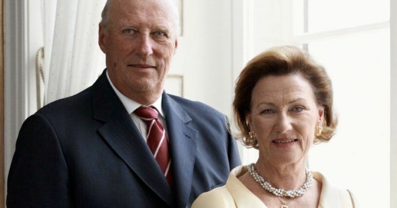 Kung Harald och drottning Sonja är trogna makar i vått och torrt.