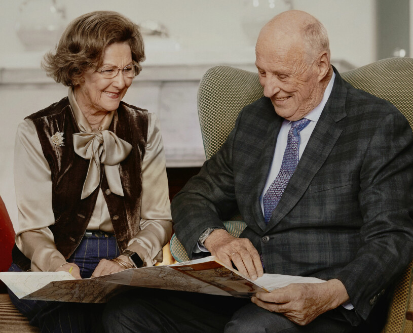 Kung Harald och drottning Sonja på den bild som hovet lät offentliggöra i förra veckan. Kung Harald Drottning Sonja 30 år på tronen 2021