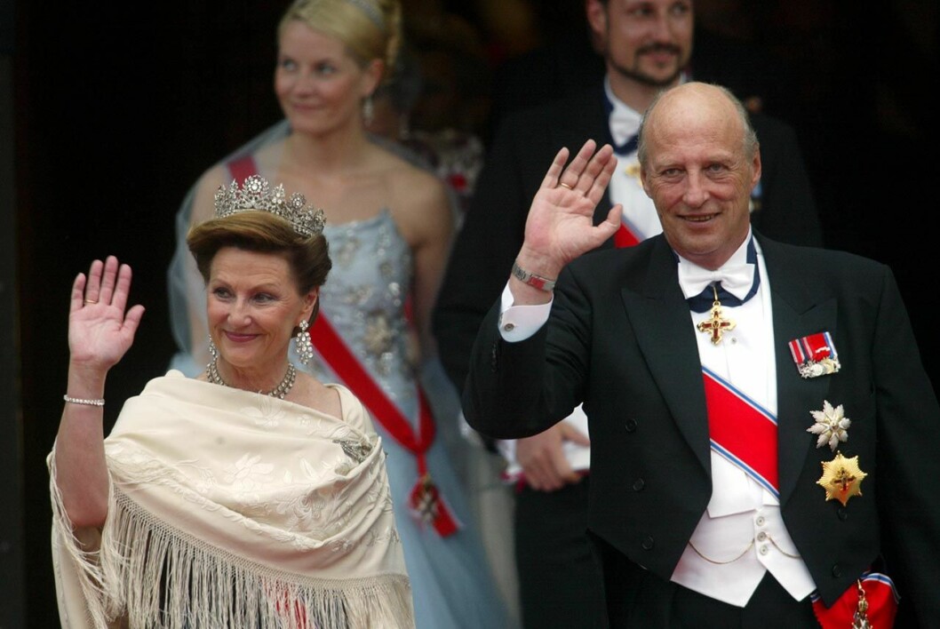 Under Märtha Louise bröllop med Ari Behn strålade de verkligen! Harald och Sonja