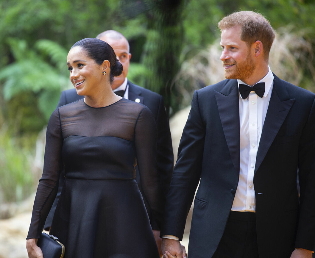 Förra året var prins Harry nummer ett på listan över de mest populära kungligheterna, nu har hans farmor gått om honom. Förra året var prins Harry nummer ett på listan över de mest populära kungligheterna, nu har hans farmor gått om honom.