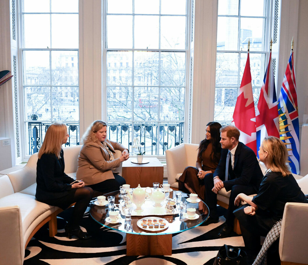 Kungligt afternoon tea på Canada House. Meghan och Harry besökte Canada House i London.
