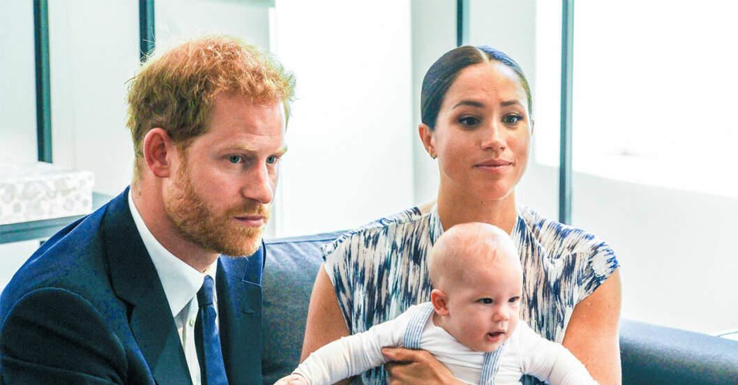 Harry och Meghan visar stolta upp Archie.