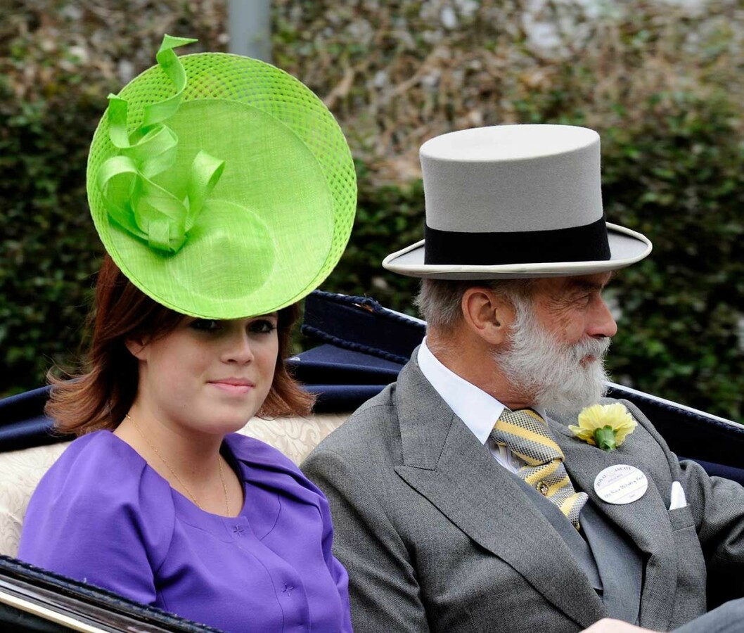 En ”headpiece” designad av Philip Treacy. Buren på Royal Ascot. Huvudbonaden är tillverkad av bananfiber helt igenom och ytterkanten kallar vi för kris-kross. prinsessan Eugenie