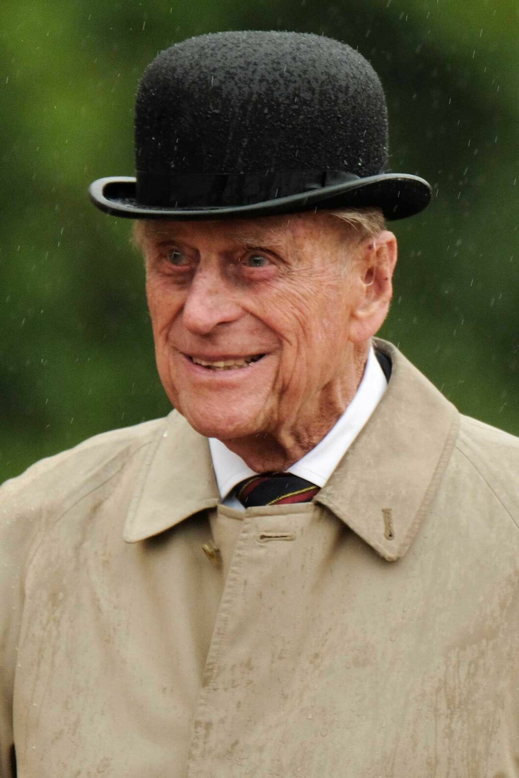 Prins Philip är 98 år. Prins Philip är 98 år.
