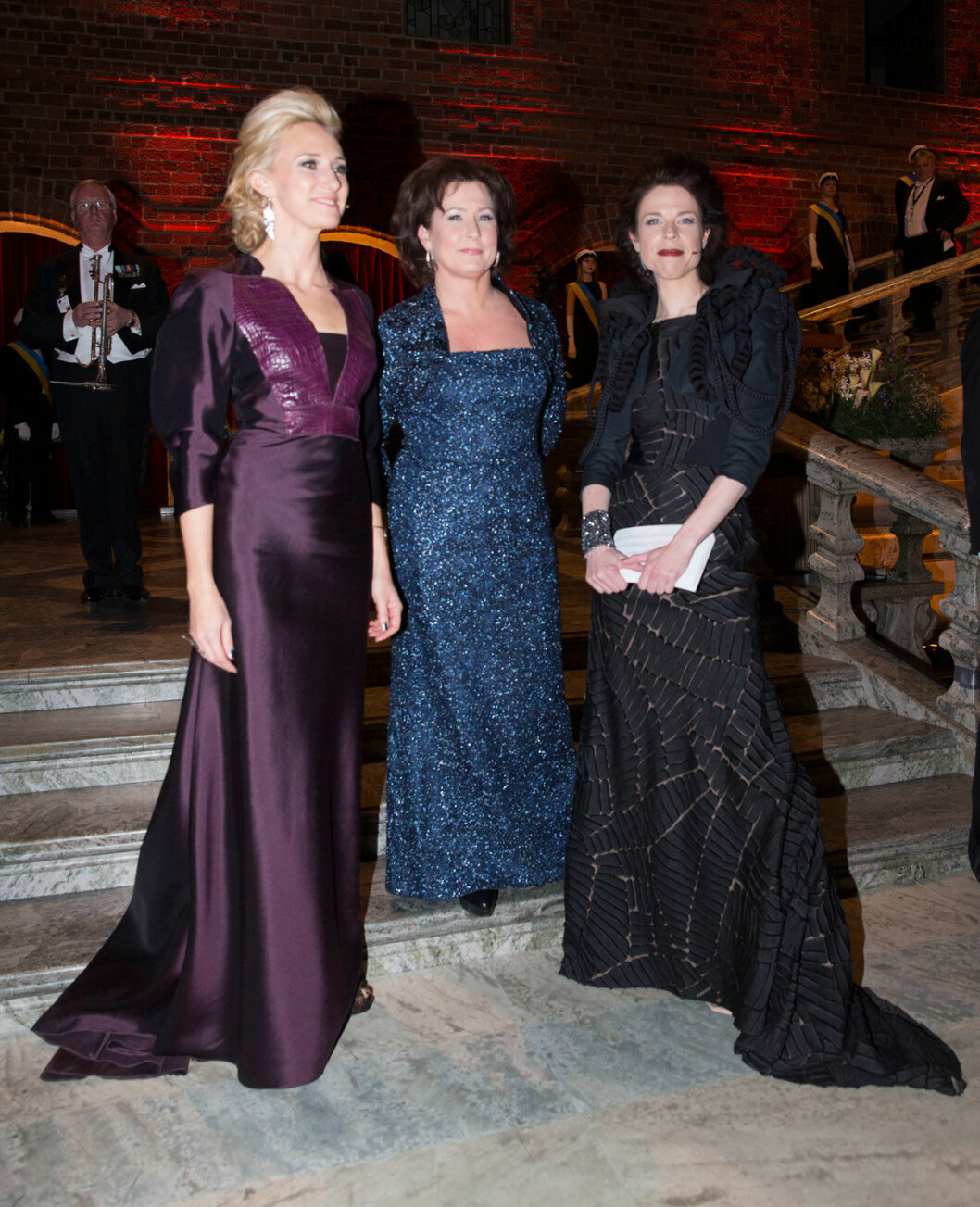 Anna i den blå, glittriga klänningen under Nobelfesten som hon kände sig så fin i!