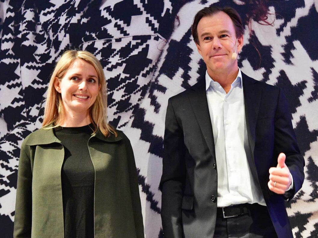 H&M:s nya – och gamla – vd. Helena Helmersson och Karl Johan Persson. Helena Helmersson