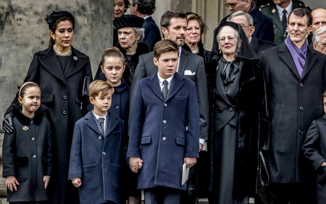 Drottning Margrethe bjuder in till en minneskonsert för att hedra prins Henrik. prins henrik