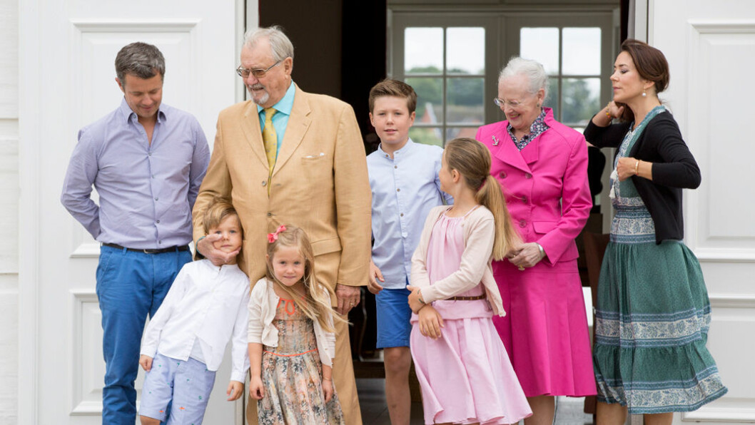 Nu sörjer den danska familjen prins Henrik