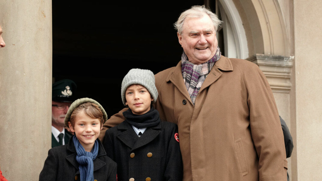 Prins Nikolai och prins Felix med farfar Henrik 2011.