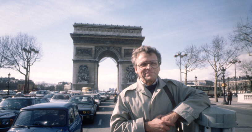 Herman framför Triumfbågen i Paris – hans hemstad i 30 år.
