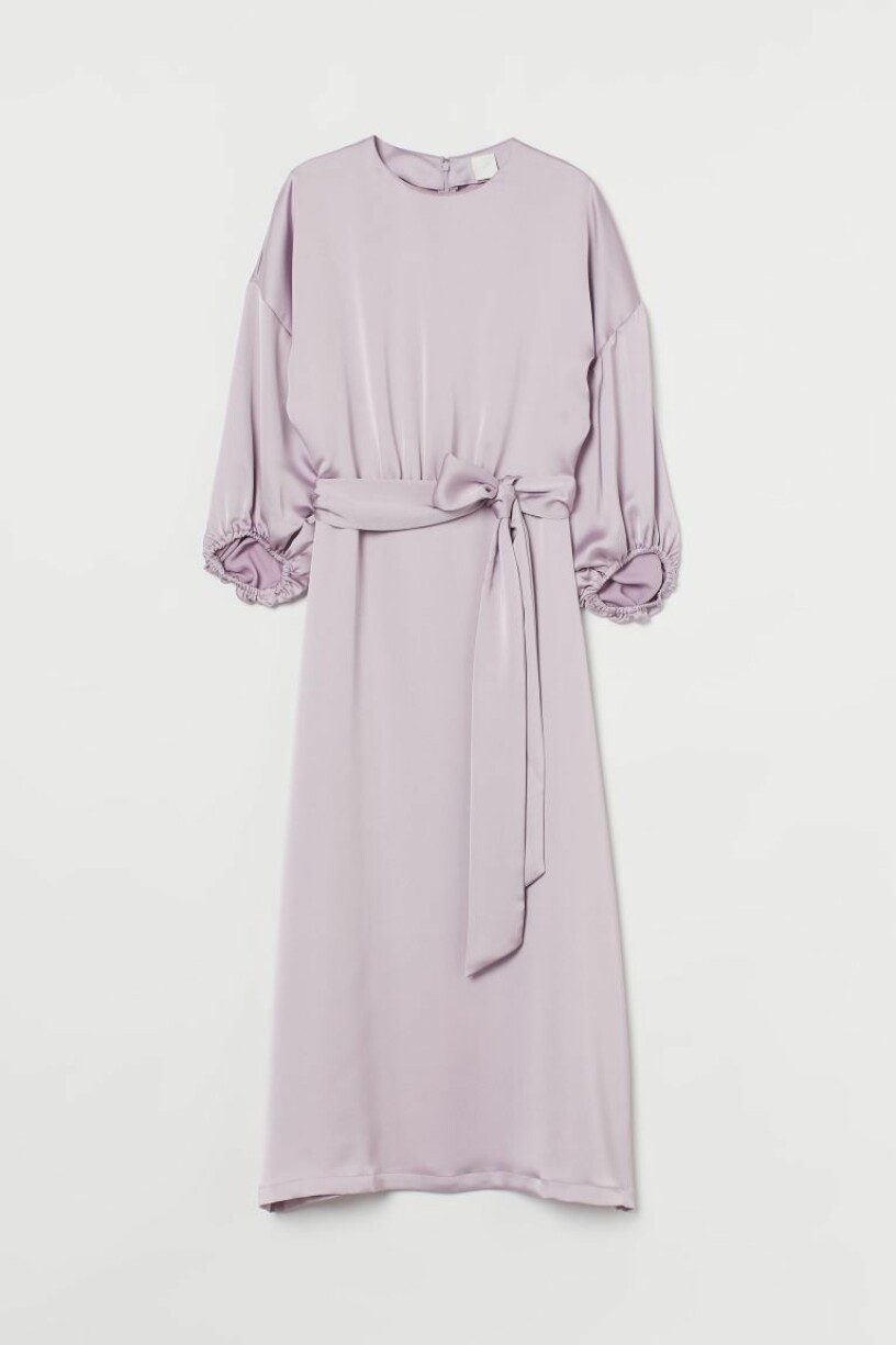 ljuslila satinklänning med halvlånga ärmar från H&M