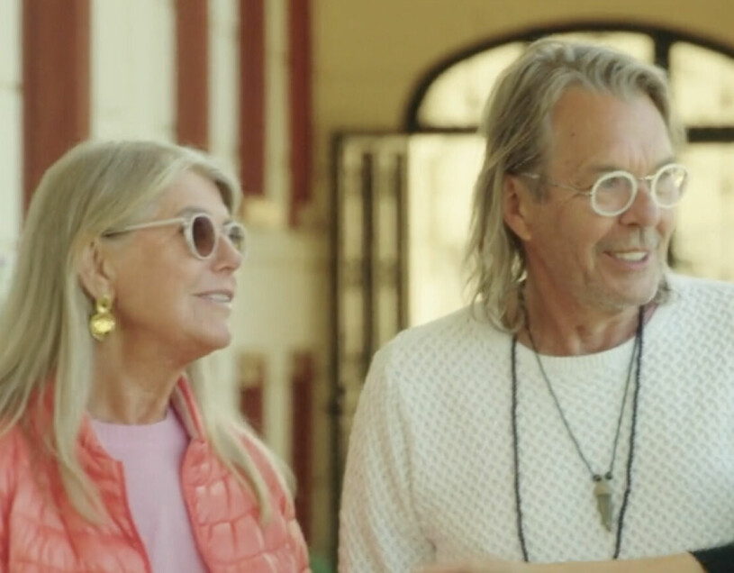 Monica och Roger hittade varandra i programmet. Nu berättar hon om nakenscenen i SVT. Hotell Romantik