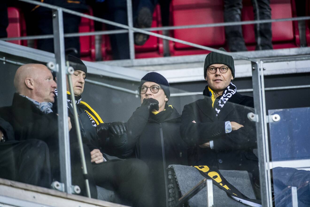 Prins Daniel på läktaren under en AIK-match 2018
