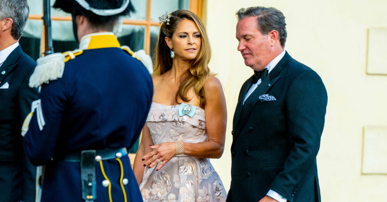 Prinsessan Madeleine och Chris O'Neill vid Drottningholm i samband med firandet för kungens 50 år på tronen