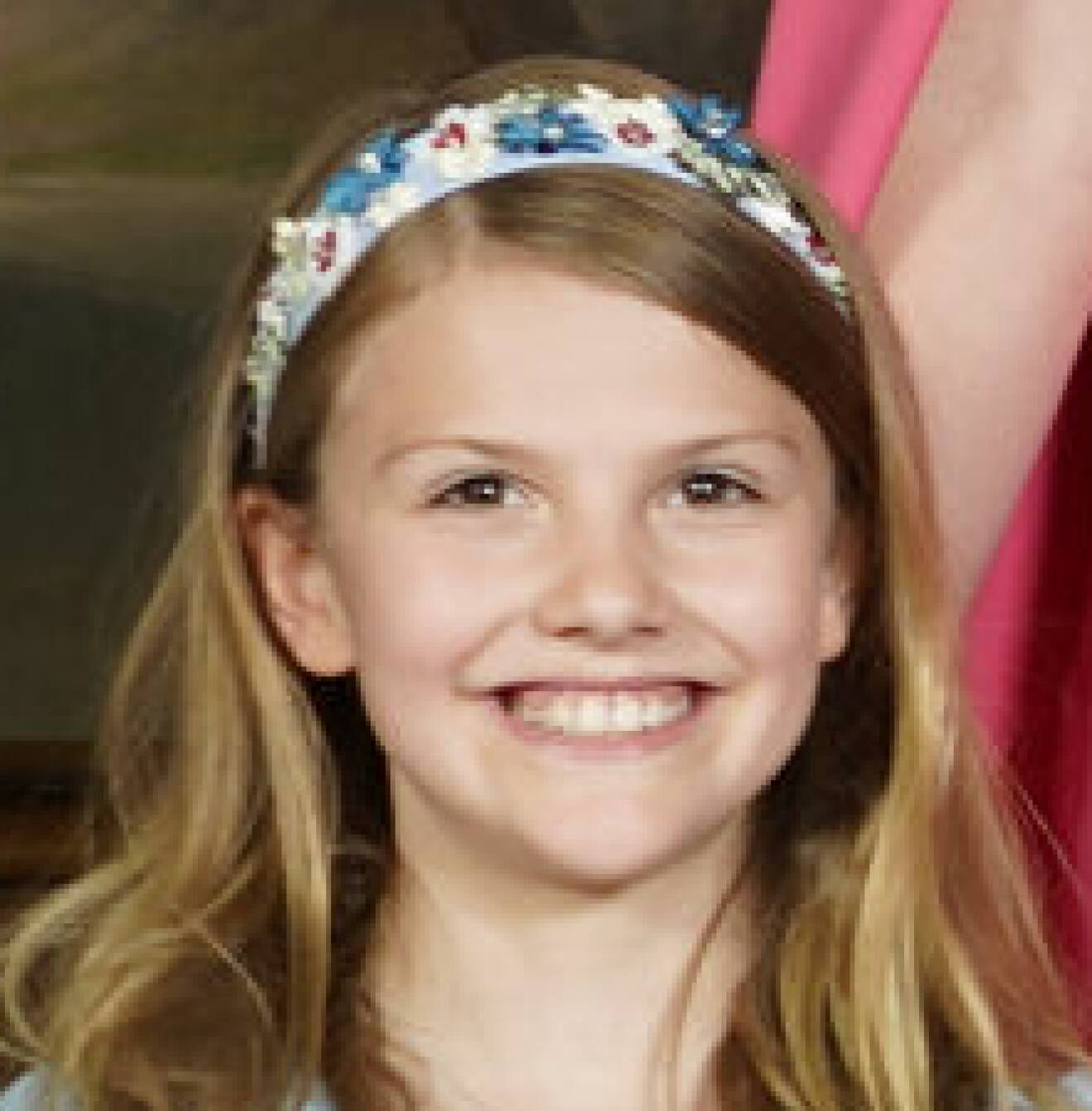 Prinsessan Estelles hårband med blommor på Ingrid Alexandras 18-årsfest