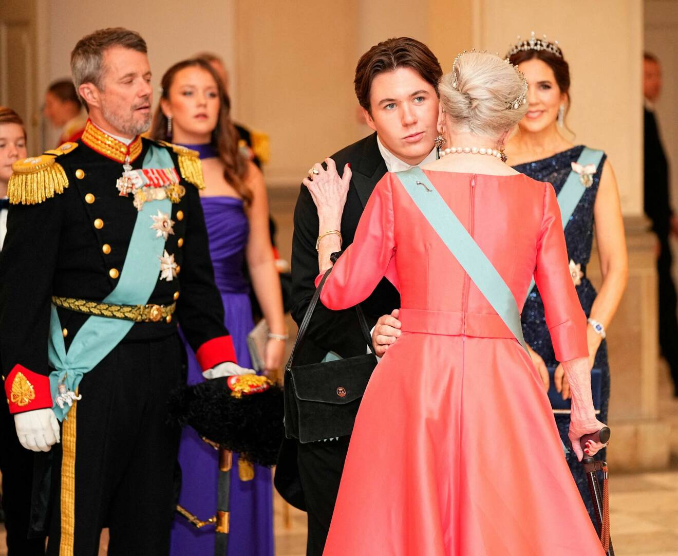 Prins Christan och hans familj med drottning Margrethe