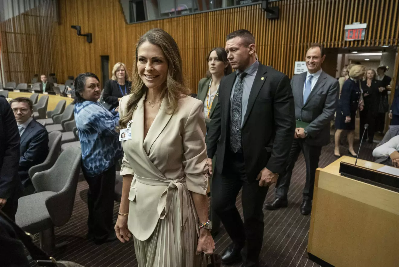 Prinsessan Madeleine anländer till möte i FN:s högkvarter