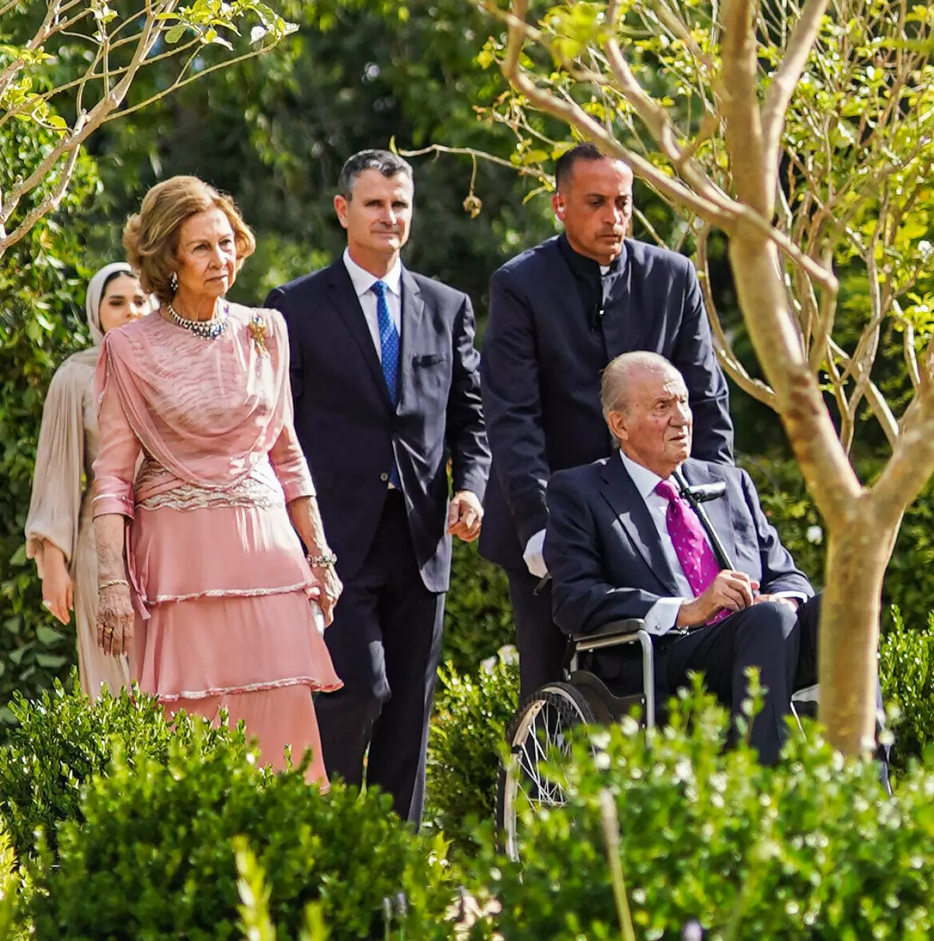 Kung Juan Carlos och drottning Sofia på kungligt bröllop i Jordanien 2023