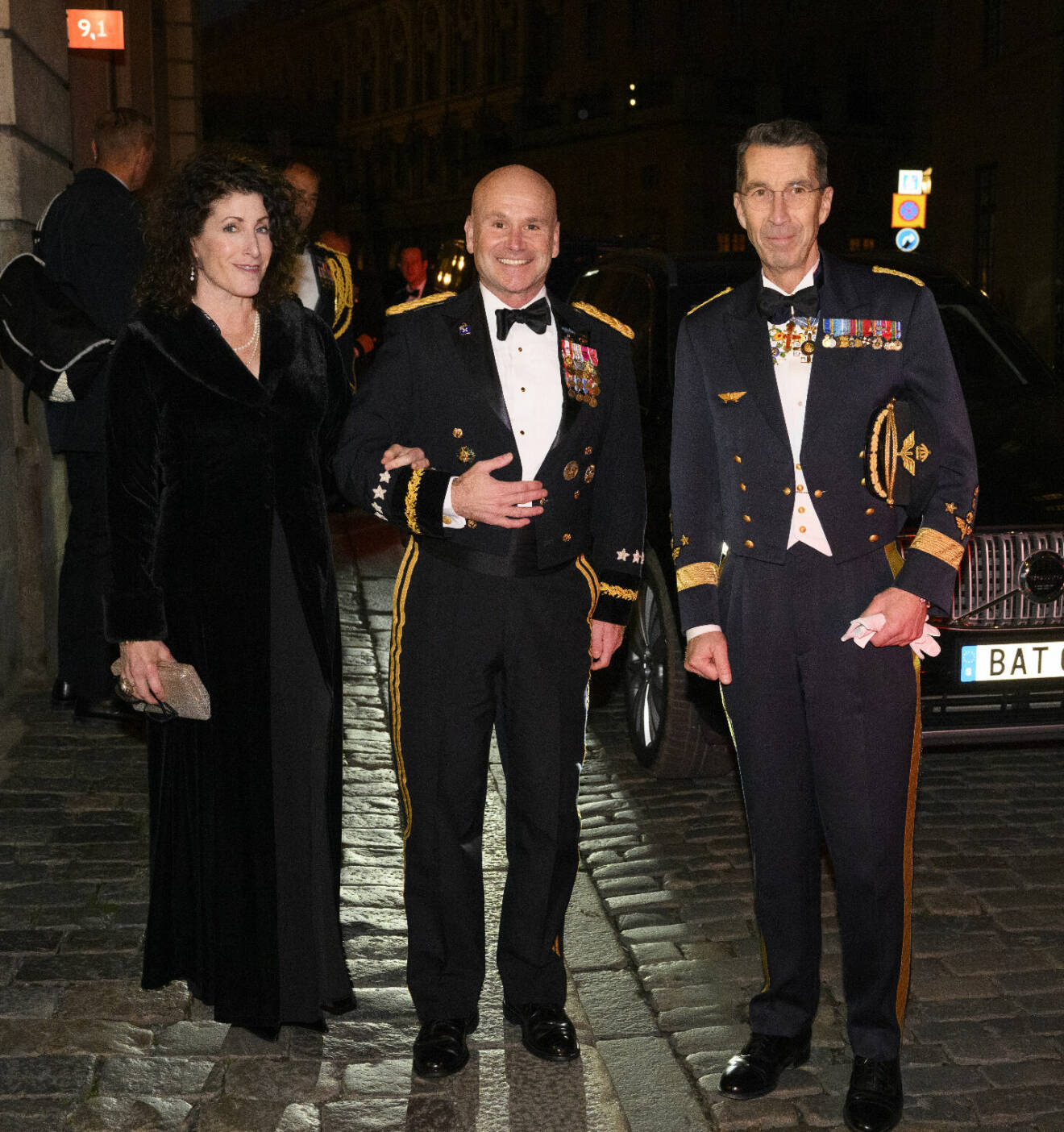 ÖB Micael Bydén med Natos överbefälhavare i Europa, den amerikanske general Christopher G. Cavoli med sin fru Christina